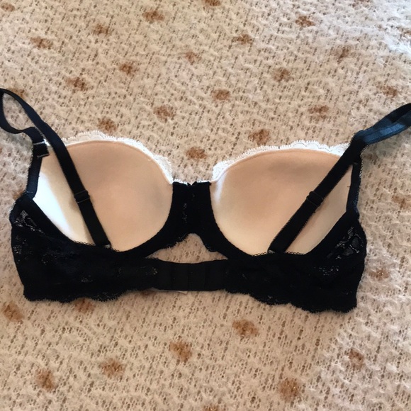 Victoria’s Secret Black & Cream Lace Bra - Picture 2 of 5